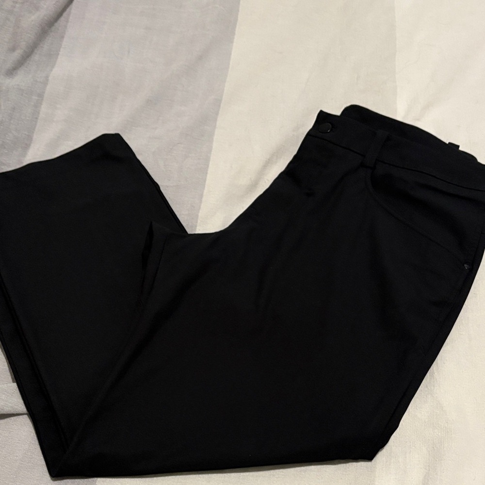 Men’s lululemon black pant.  SZ 38